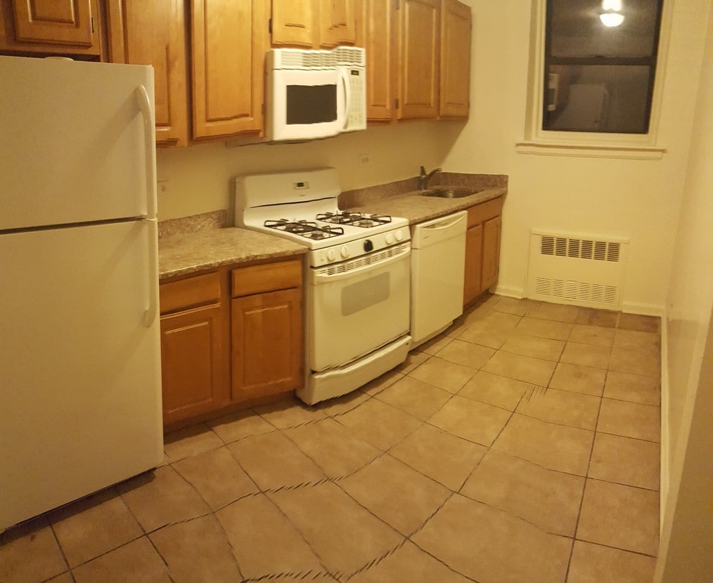 Primary Photo - 115 Ocean Pkwy