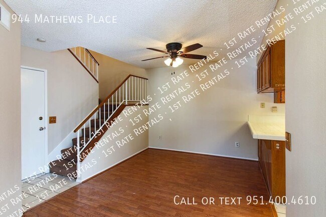 Foto del edificio - The perfect townhome!