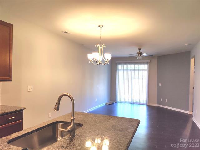 Foto del edificio - 13423 Savannah Point Dr