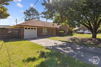 Building Photo - 703 Tray Ct