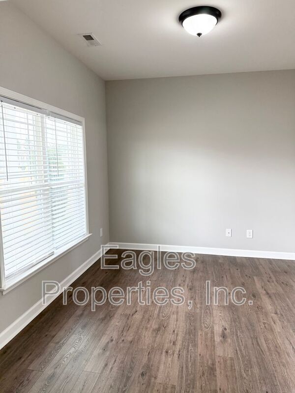 Foto del edificio - 209 Weeping Willow Dr