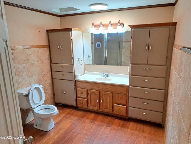 Foto del edificio - 407 E 17th St