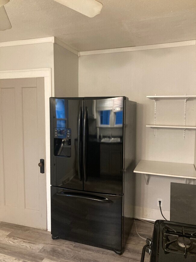 Foto del edificio - 1416 St Lawrence Ave