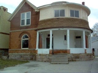 Building Photo - 1114 E 6th St