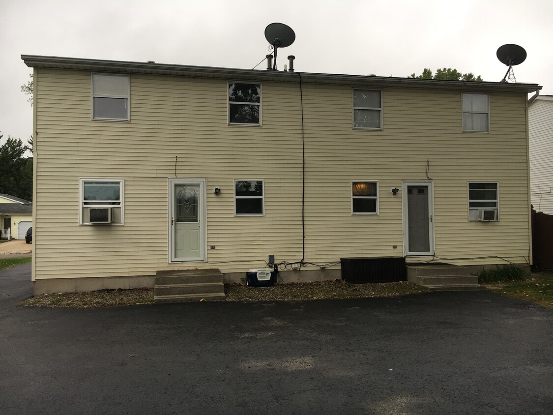 Building Photo - 1328 Dangelo Dr