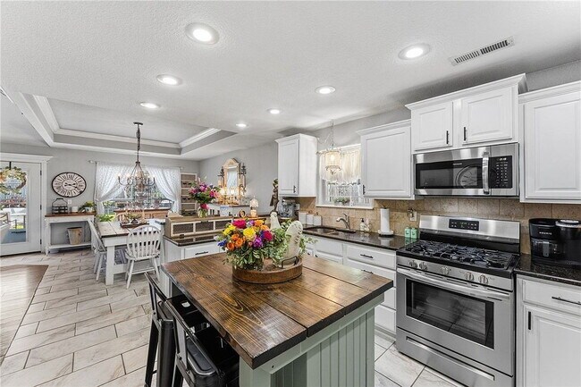 Building Photo - Single Family Home For Rent