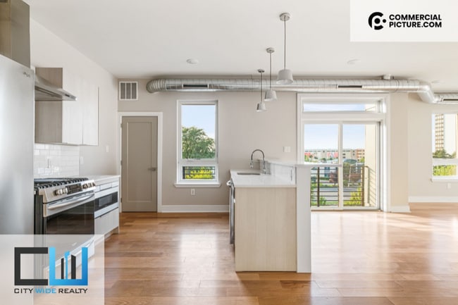 Building Photo - 3200 Capri Dr