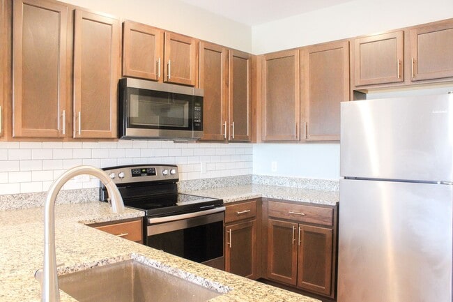 Building Photo - 3211 Redhawk St