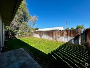 Building Photo - 205 Valleyview Ave
