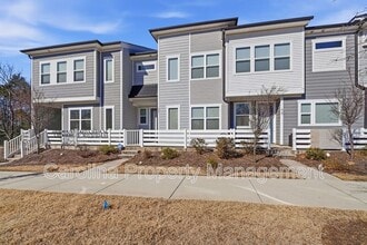 Building Photo - 423 Vinroot Aly