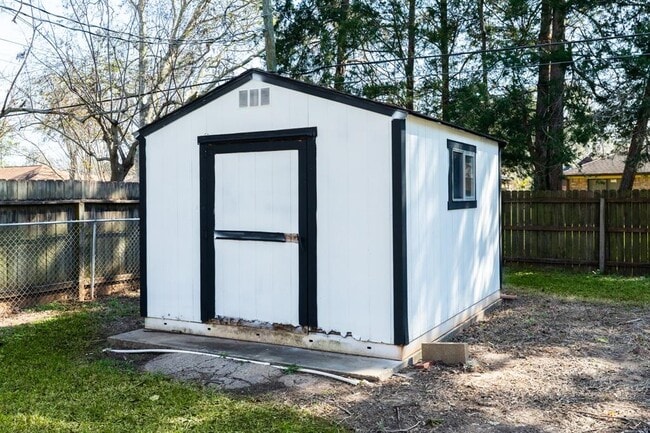 Foto del edificio - 111 Sunflower Ln