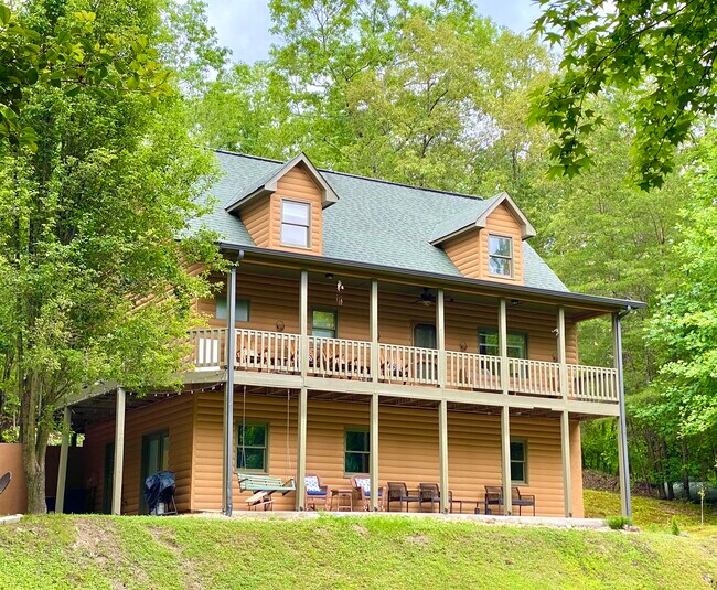 Building Photo - 45 Oak Ridge Ct