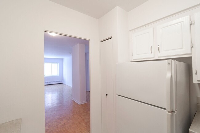 Photo du bâtiment - 2400 Av. Van Horne