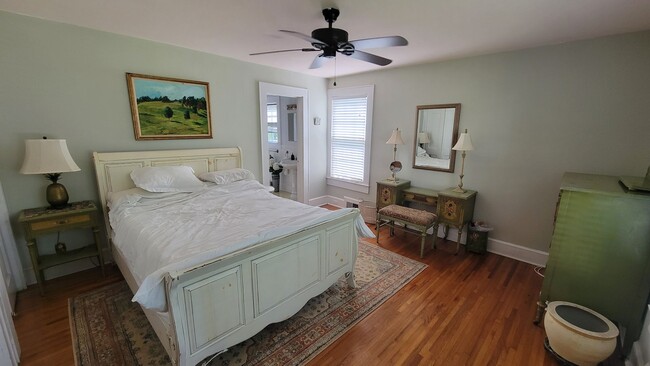 Foto del edificio - 2 Bed, 2 Bath Home in Greenville is Available