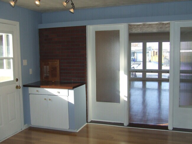 Building Photo - 30 Sunnycrest Dr