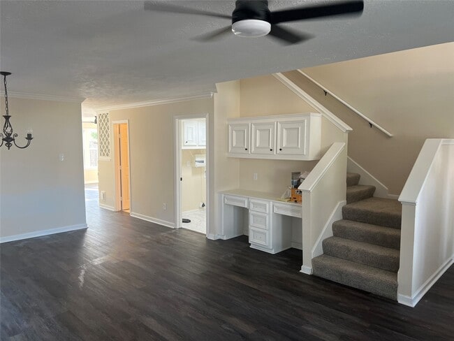 Building Photo - 8023 Carmel Cir