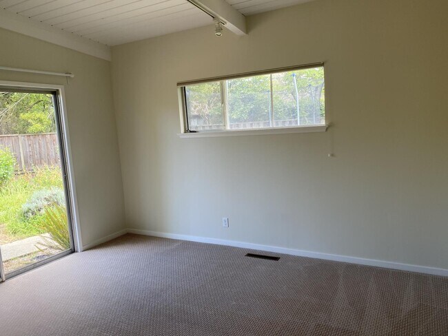 Building Photo - 3945 El Cerrito Rd