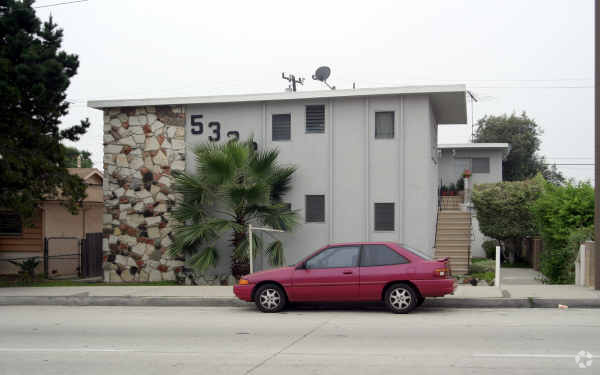 Foto principal - 5323 S Centinela Ave