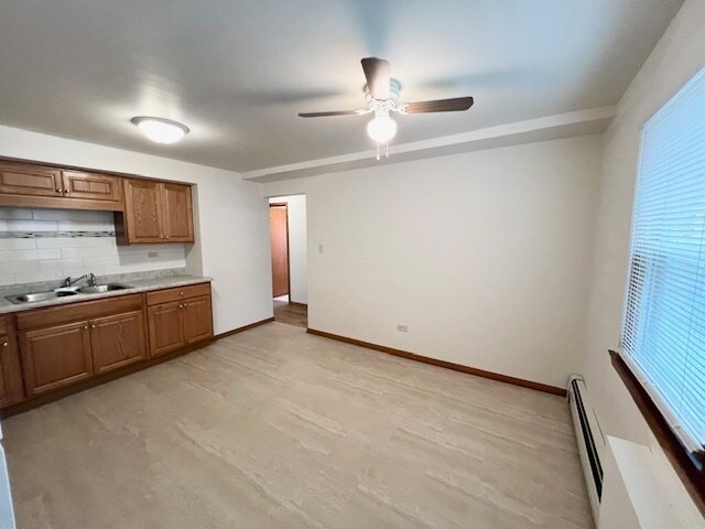 Building Photo - 7912 W Belmont Ave