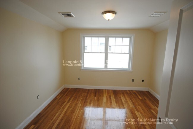 Building Photo - 84 Litchfield St