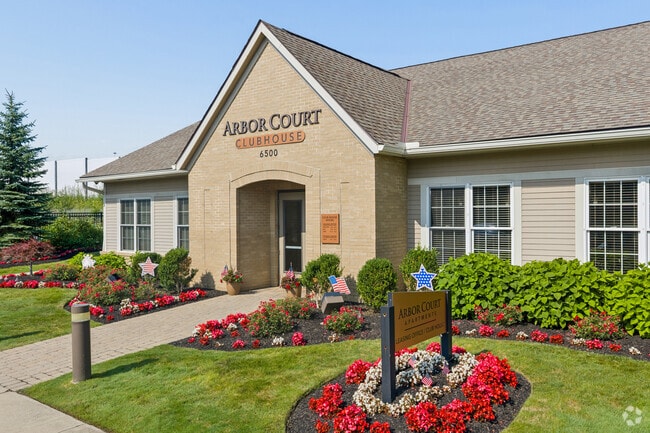Interior Photo - Arbor Court