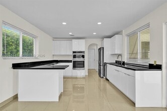 Building Photo - 16453 NE 33rd Ave