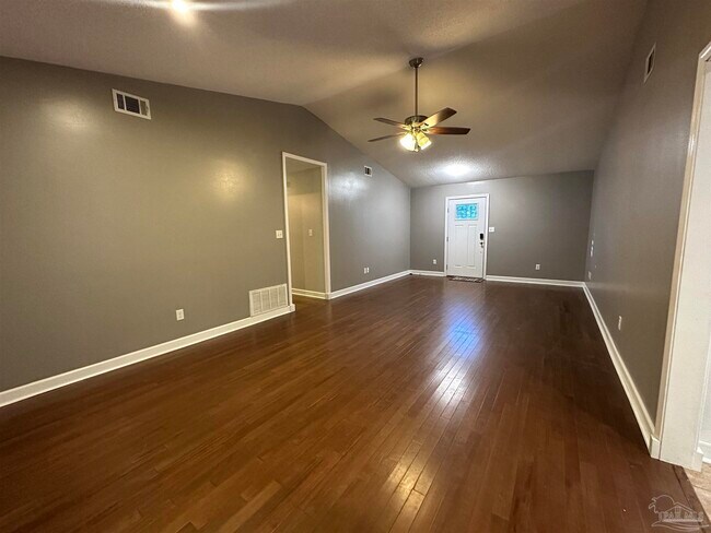 Foto del edificio - 7720 Jansen Rd