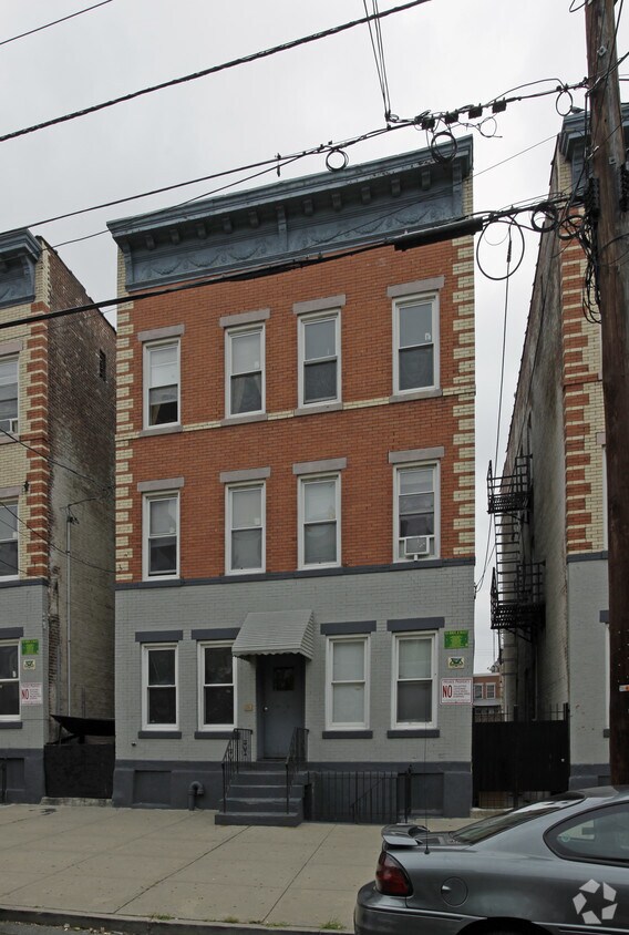 Foto del edificio - 225 Van Horne St
