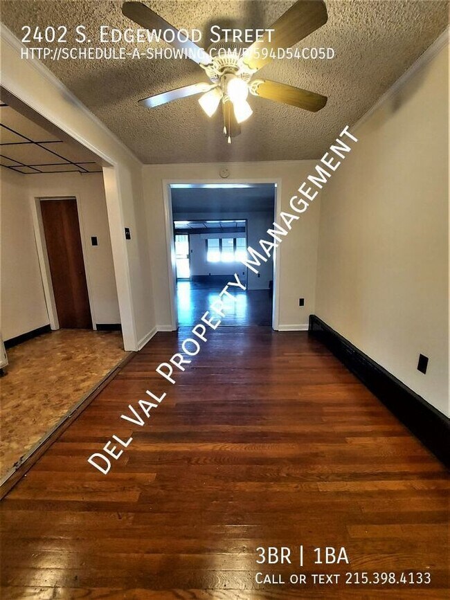 Foto del edificio - End-Unit, 3-BD, 1.5-BTH, Townhouse for Ren...