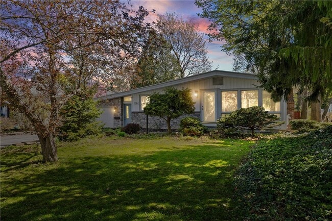 Building Photo - 130 Brooklawn Dr