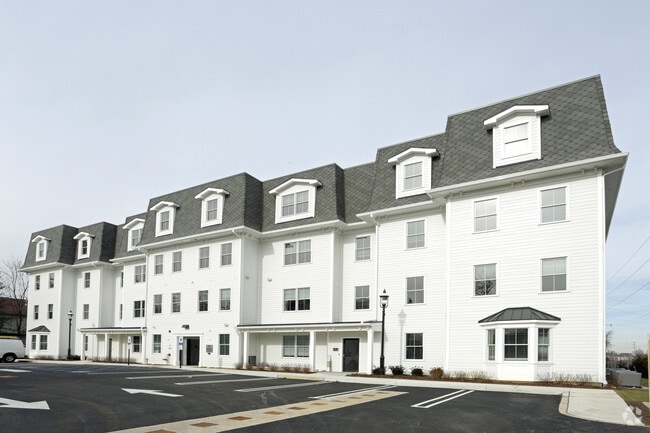 Building Exterior - Fortune Square