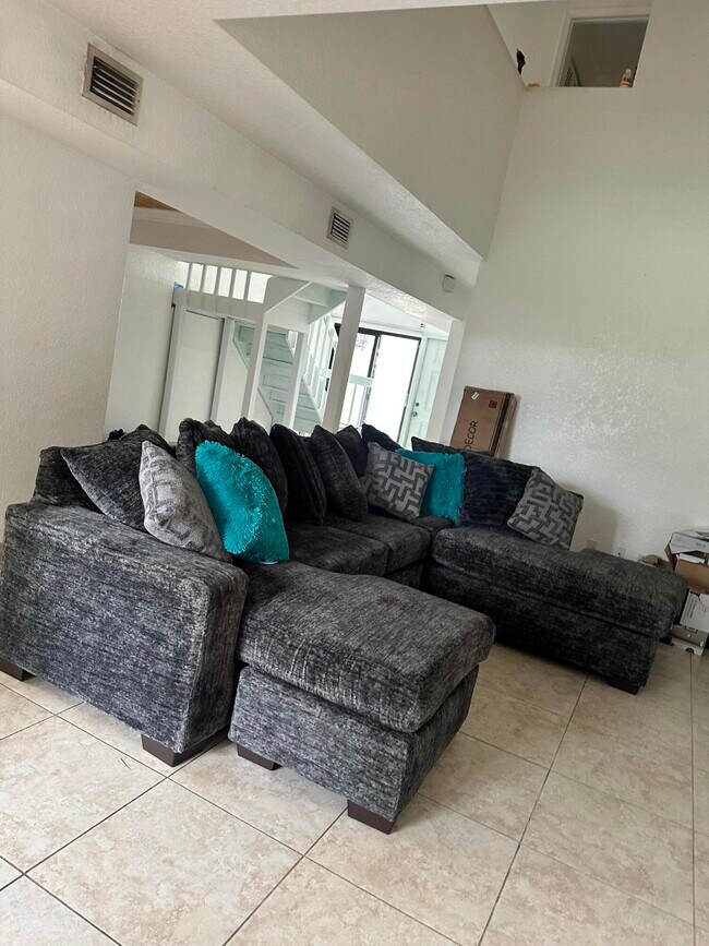 Building Photo - 1235 The 12th Fairway