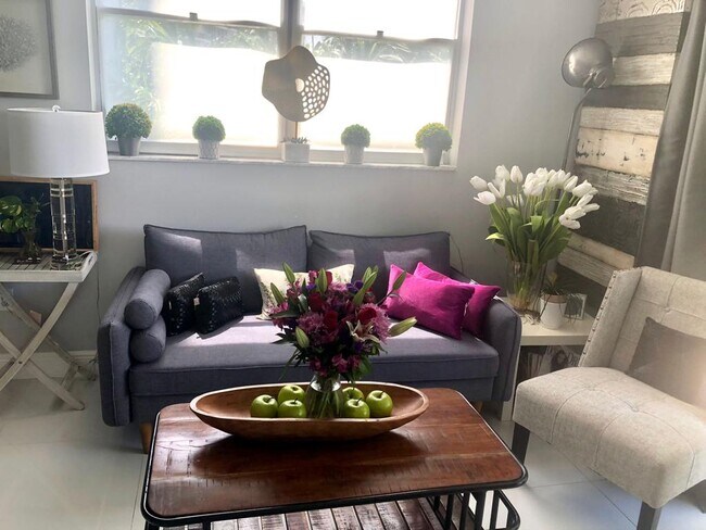 Foto del edificio - 6900 Bay Dr