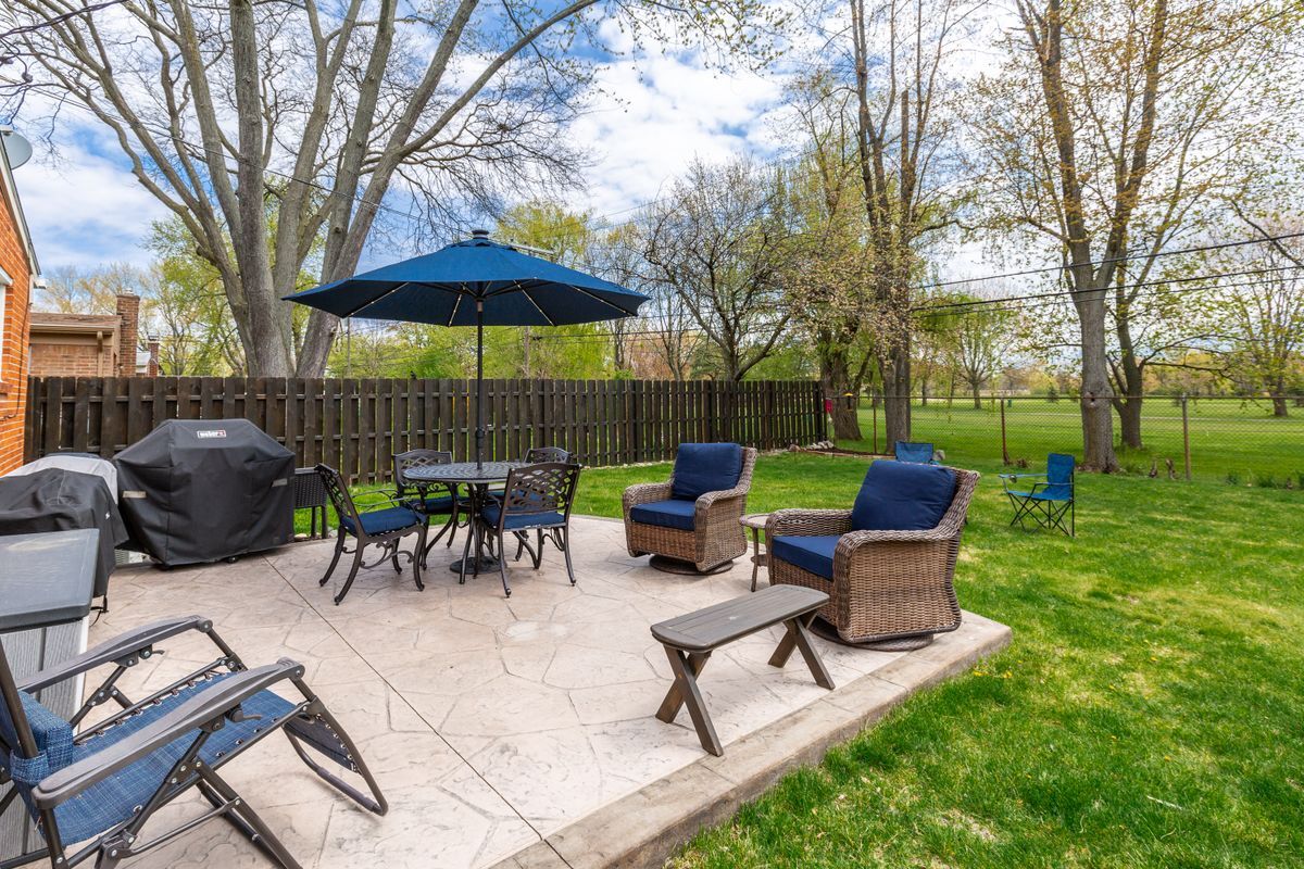 Foto del edificio - 3818 Edgeland Ave