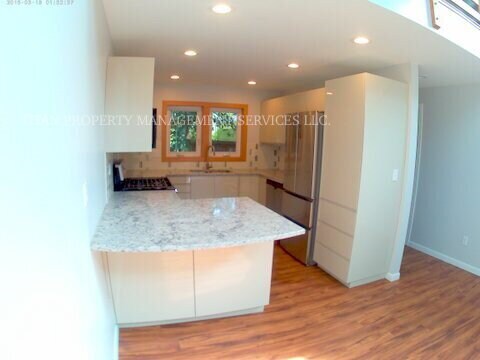 Building Photo - Modern 1BR Loft ADU with Private Fenced Yard & Gas Range