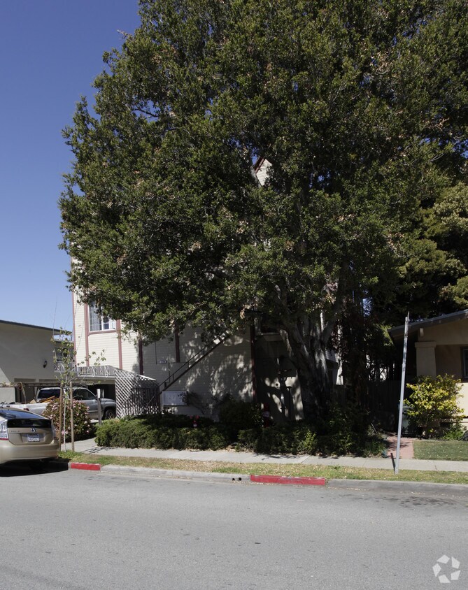 Building Photo - 1106 Laguna Ave