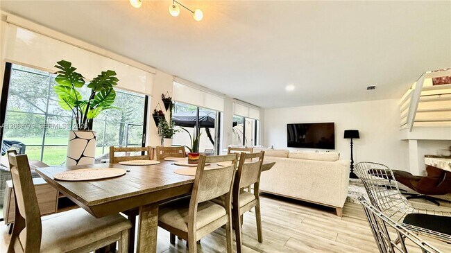 Building Photo - 9825 Costa Del Sol Blvd