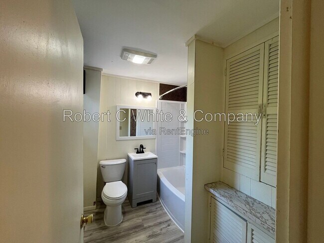 Foto del edificio - 345 W Thames St
