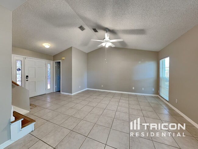 Building Photo - 9709 Fox Hollow Road Tampa FL