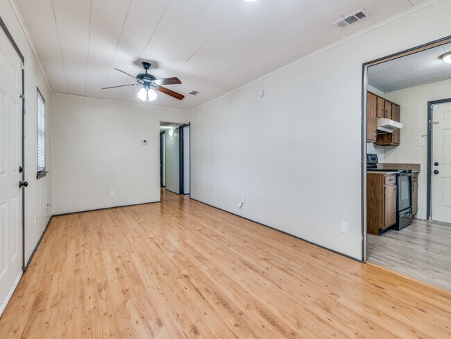 Foto del edificio - 9311 Oakland Dr