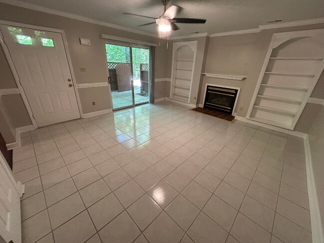 Foto del edificio - 469 Summerwalk Cir
