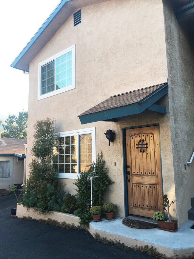 Front Door - 3347 Montrose Ave