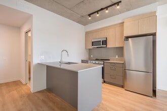 Building Photo - 5630 Rue de Marseille