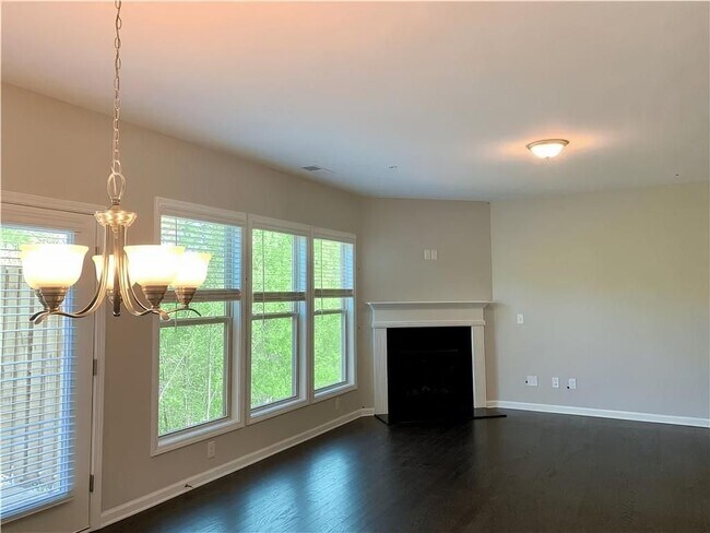 Foto del edificio - 1327 Elderwood Way