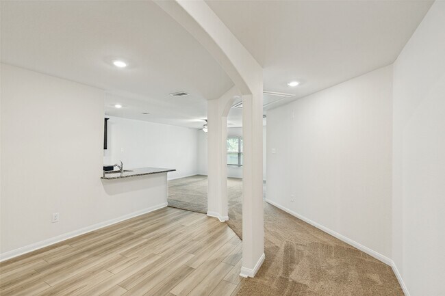 Building Photo - 23104 Shakespeare Dr
