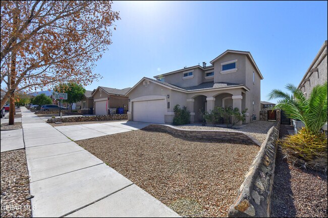 Foto del edificio - 7528 Wolf Creek Dr