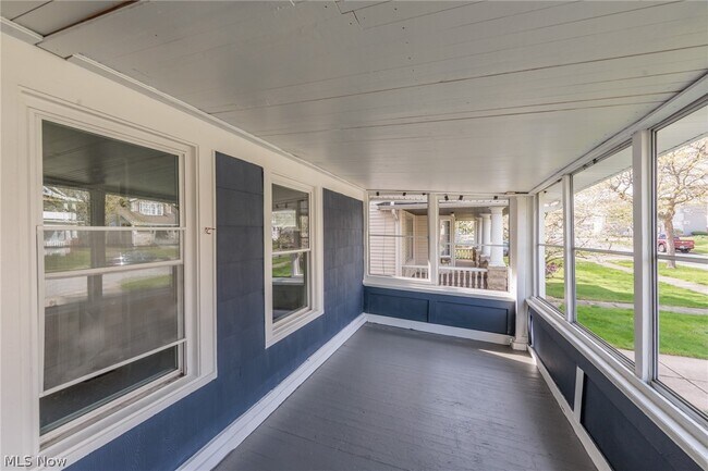 Foto del edificio - 1519 Ridgewood Ave