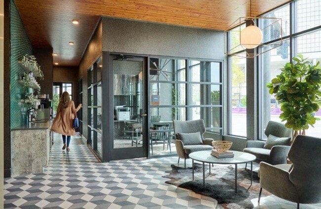 Entrada del vestíbulo - The Pennant at North Crossing