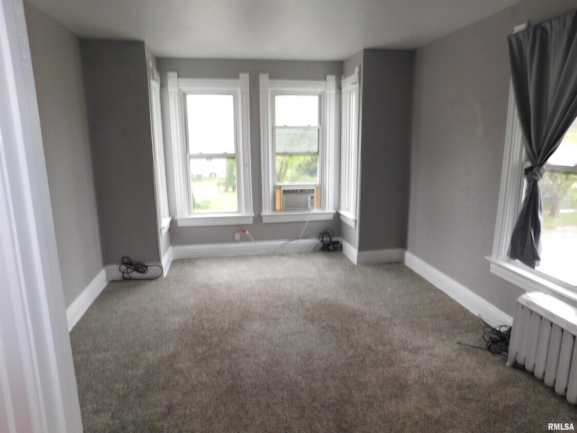 1211 16th Ave, Moline, IL 61265 Room for Rent in Moline, IL