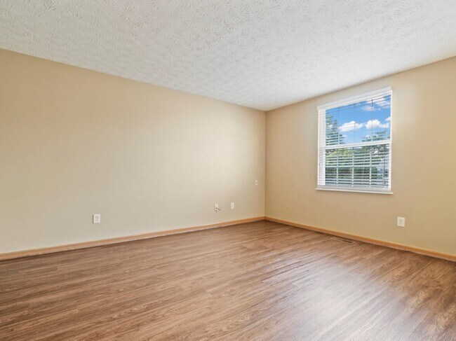 Foto del edificio - 7915 Brianna Drive